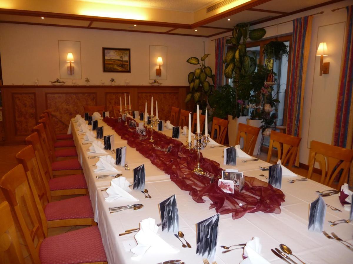 Land-Gut-Hotel Hotel Adlerbraeu Gunzenhausen Esterno foto