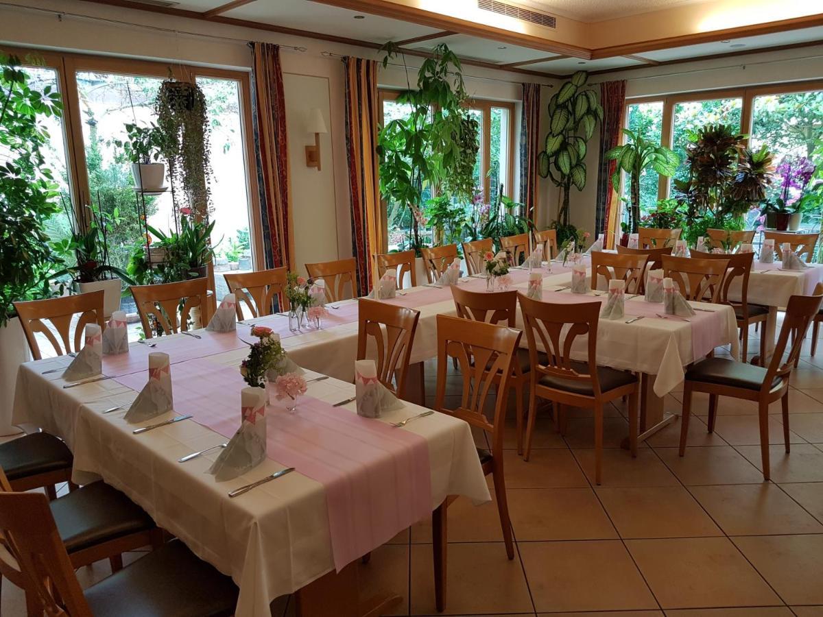 Land-Gut-Hotel Hotel Adlerbraeu Gunzenhausen Esterno foto
