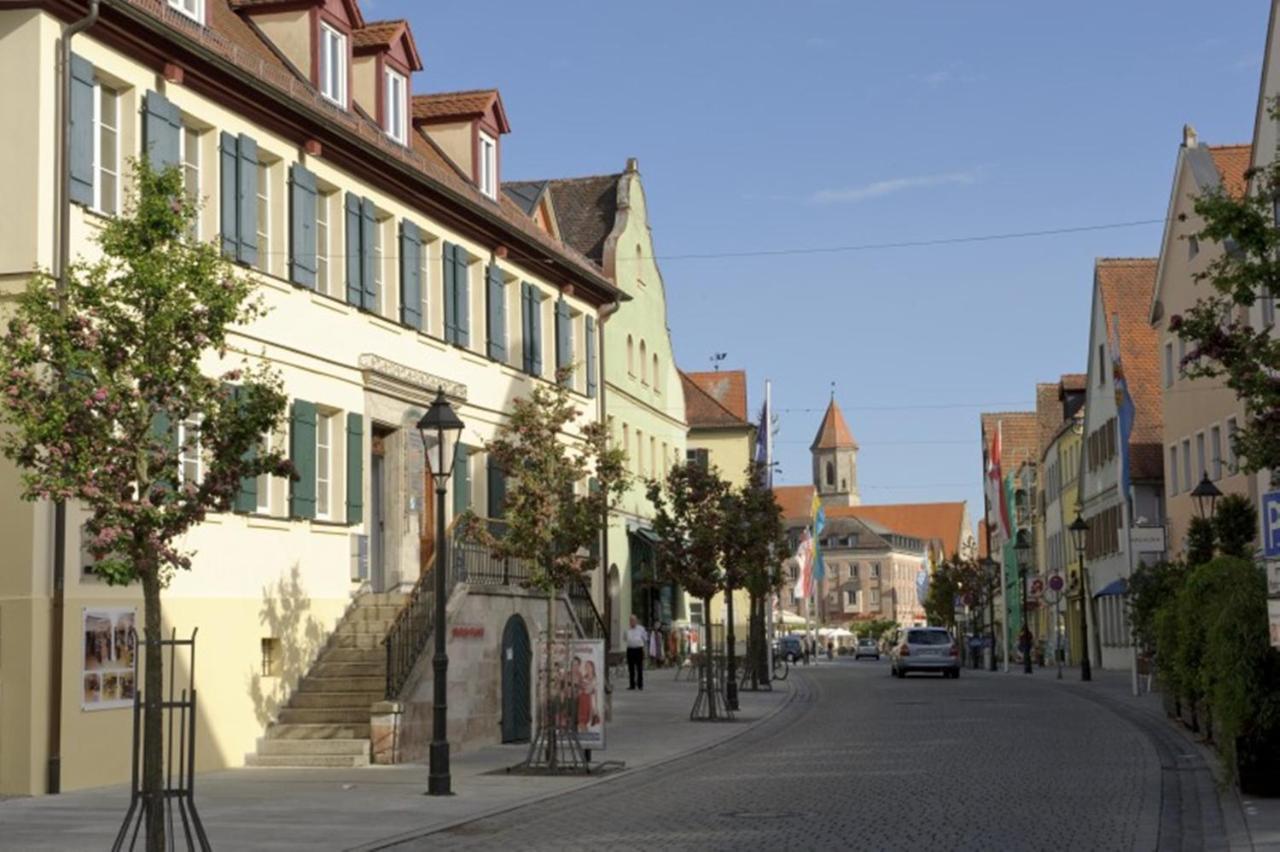 Land-Gut-Hotel Hotel Adlerbraeu Gunzenhausen Esterno foto