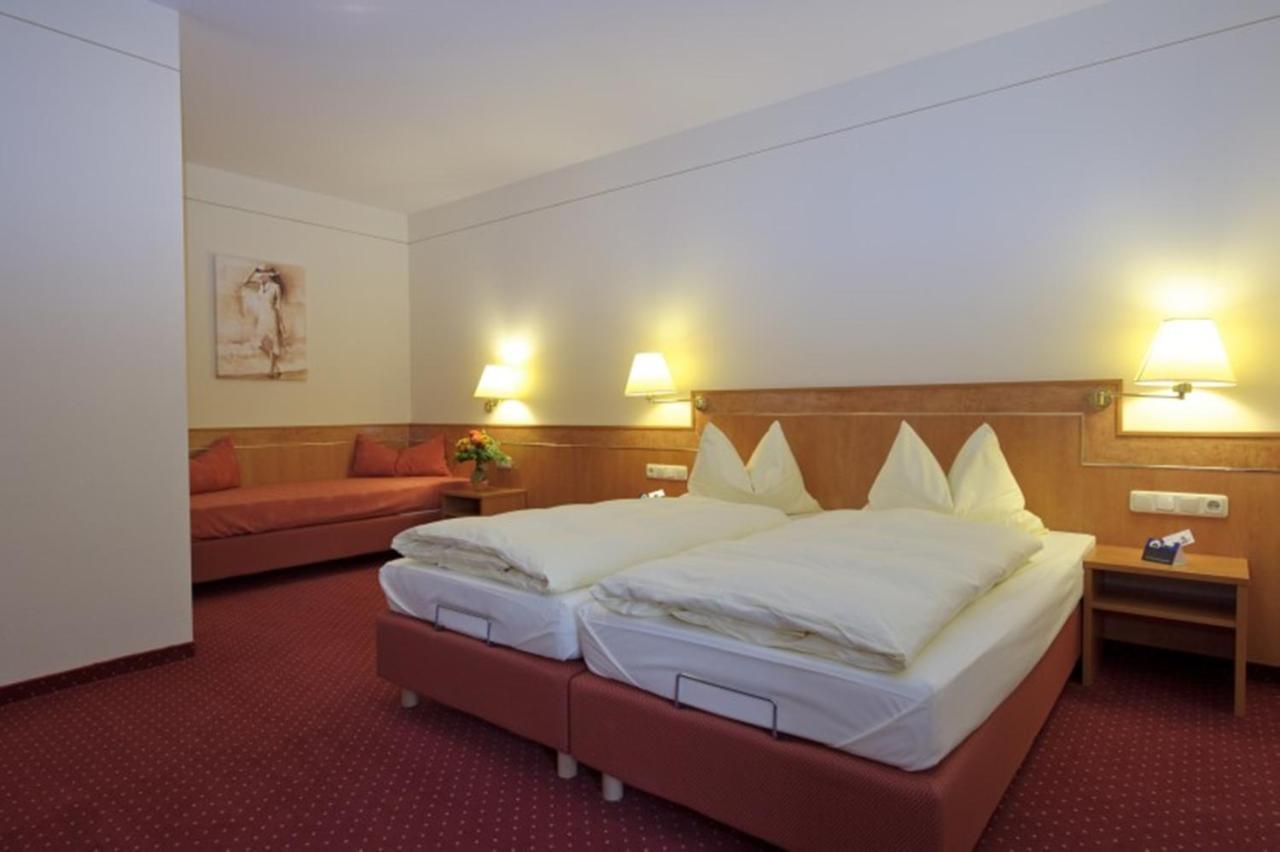 Land-Gut-Hotel Hotel Adlerbraeu Gunzenhausen Camera foto