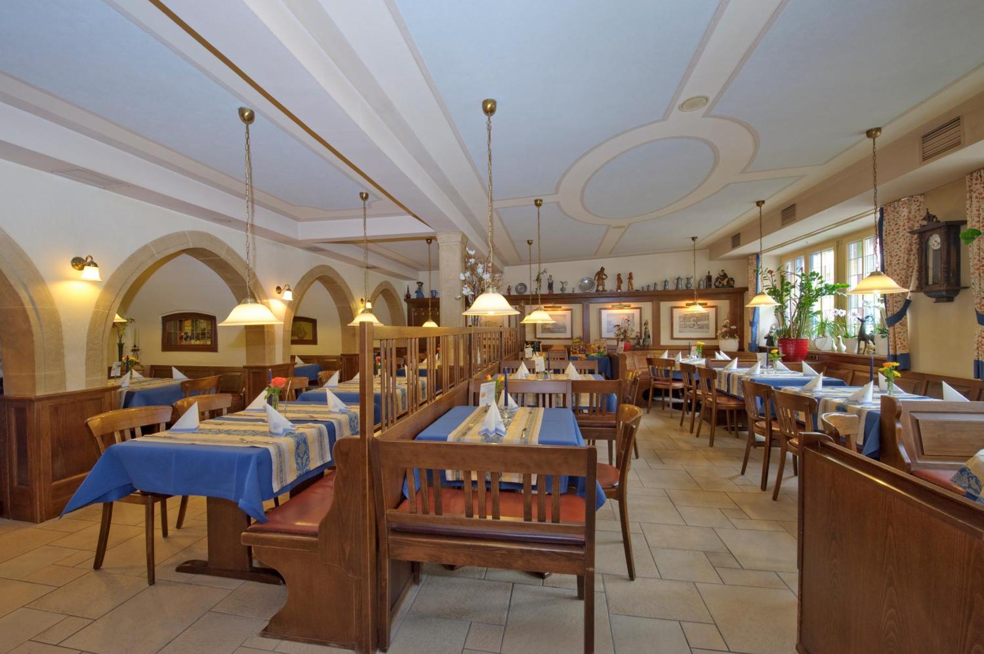 Land-Gut-Hotel Hotel Adlerbraeu Gunzenhausen Esterno foto