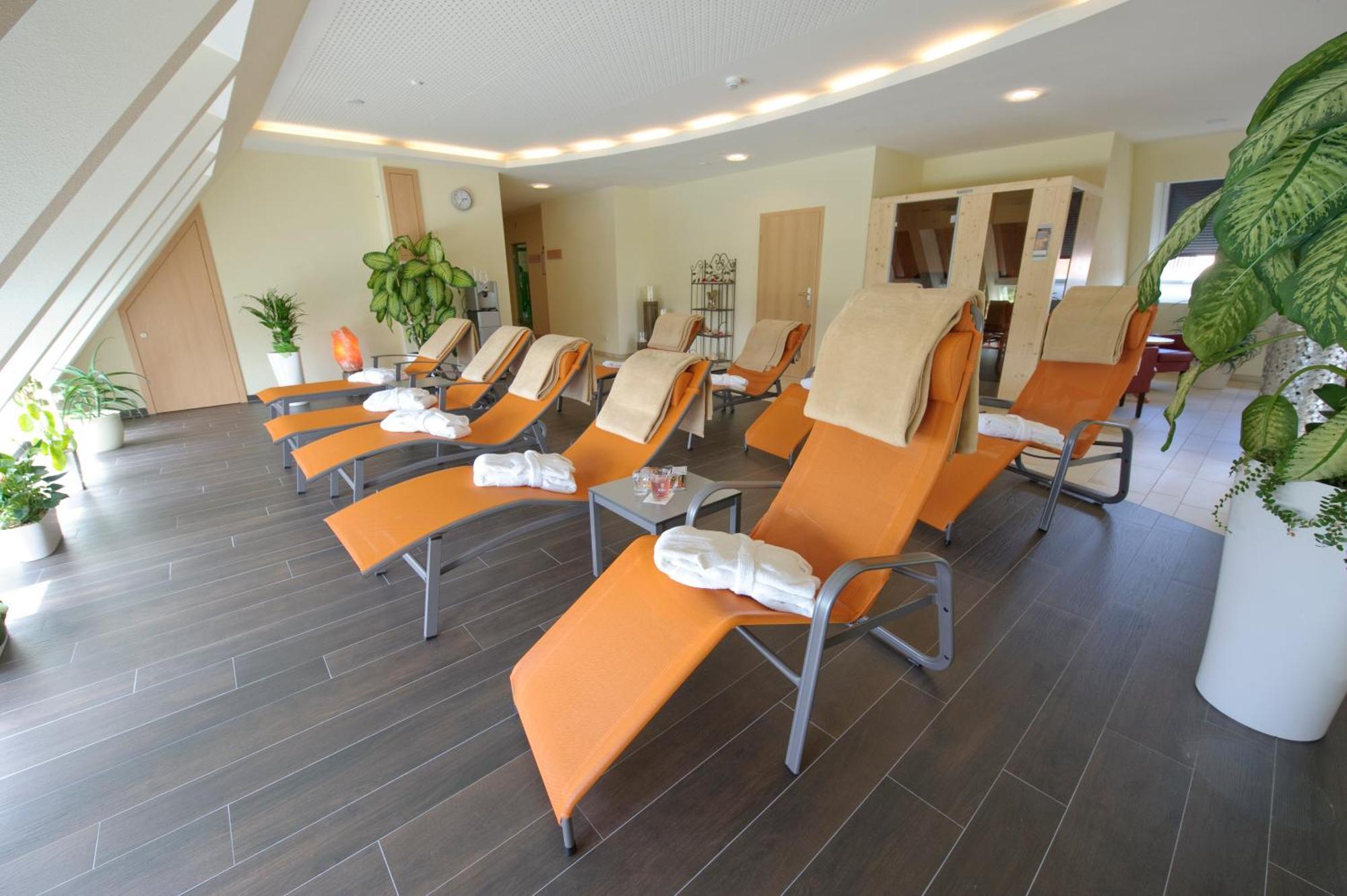 Land-Gut-Hotel Hotel Adlerbraeu Gunzenhausen Esterno foto