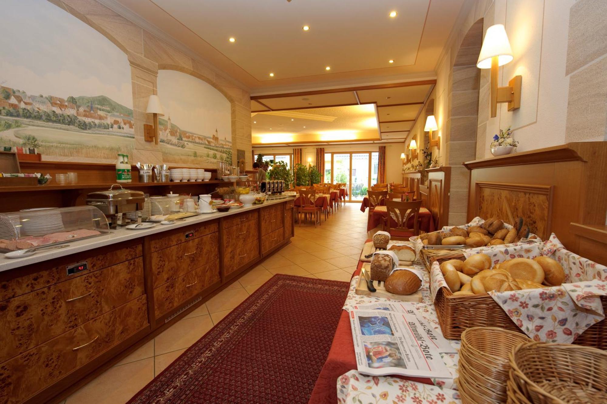 Land-Gut-Hotel Hotel Adlerbraeu Gunzenhausen Esterno foto