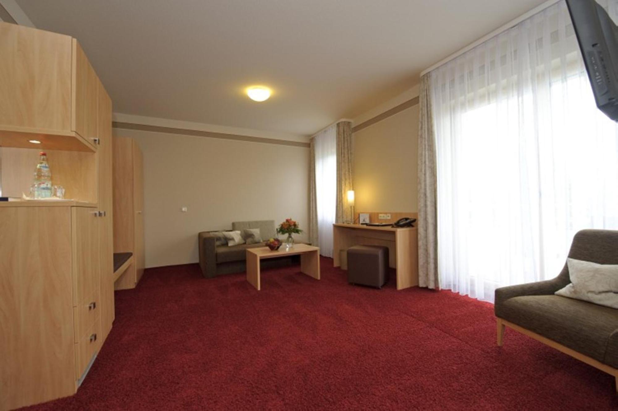 Land-Gut-Hotel Hotel Adlerbraeu Gunzenhausen Camera foto